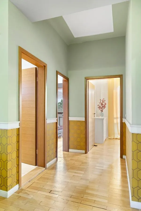 City Heart Retreat Elegant Apartment Bucarest Romania