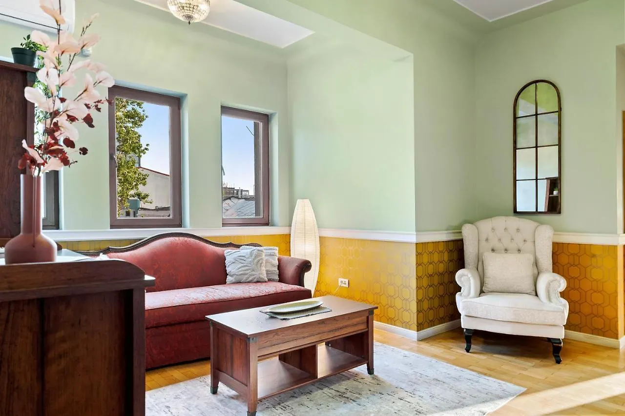 City Heart Retreat Elegant Apartment Bukarest