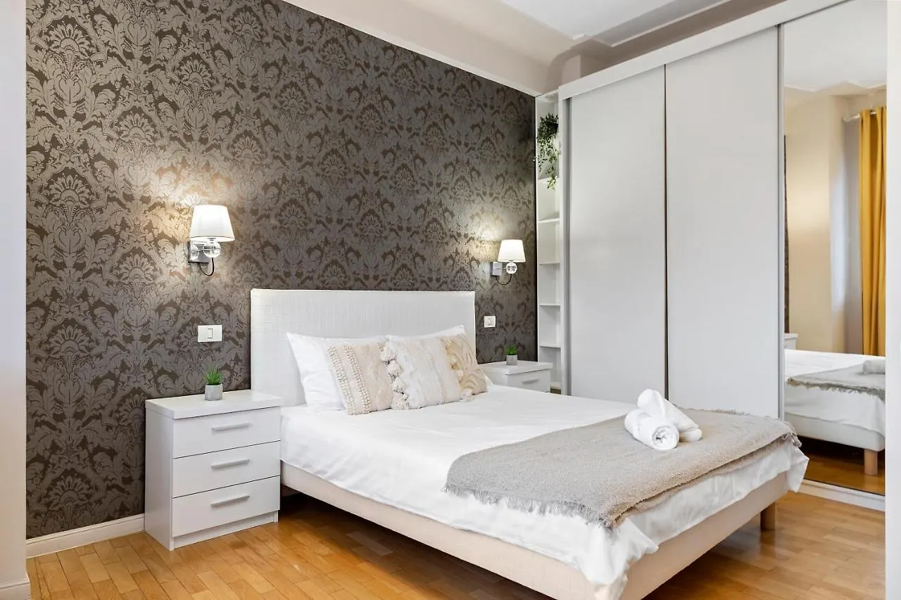 City Heart Retreat Elegant Apartment Bukarest