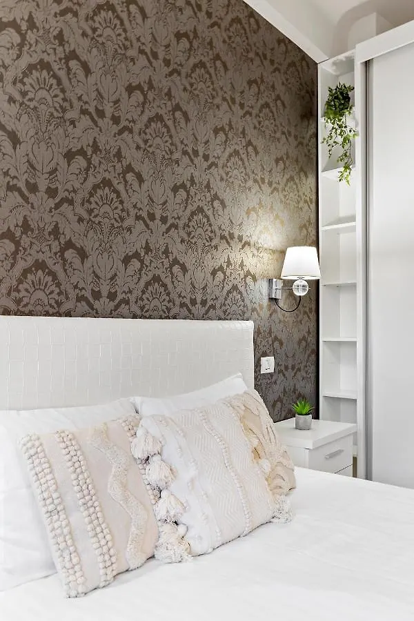 City Heart Retreat Elegant Apartment Bucarest