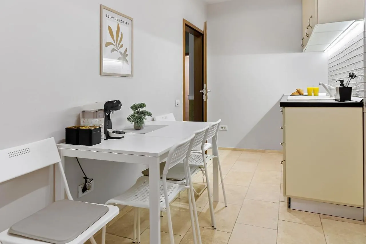 City Heart Retreat Elegant Apartment Bucarest