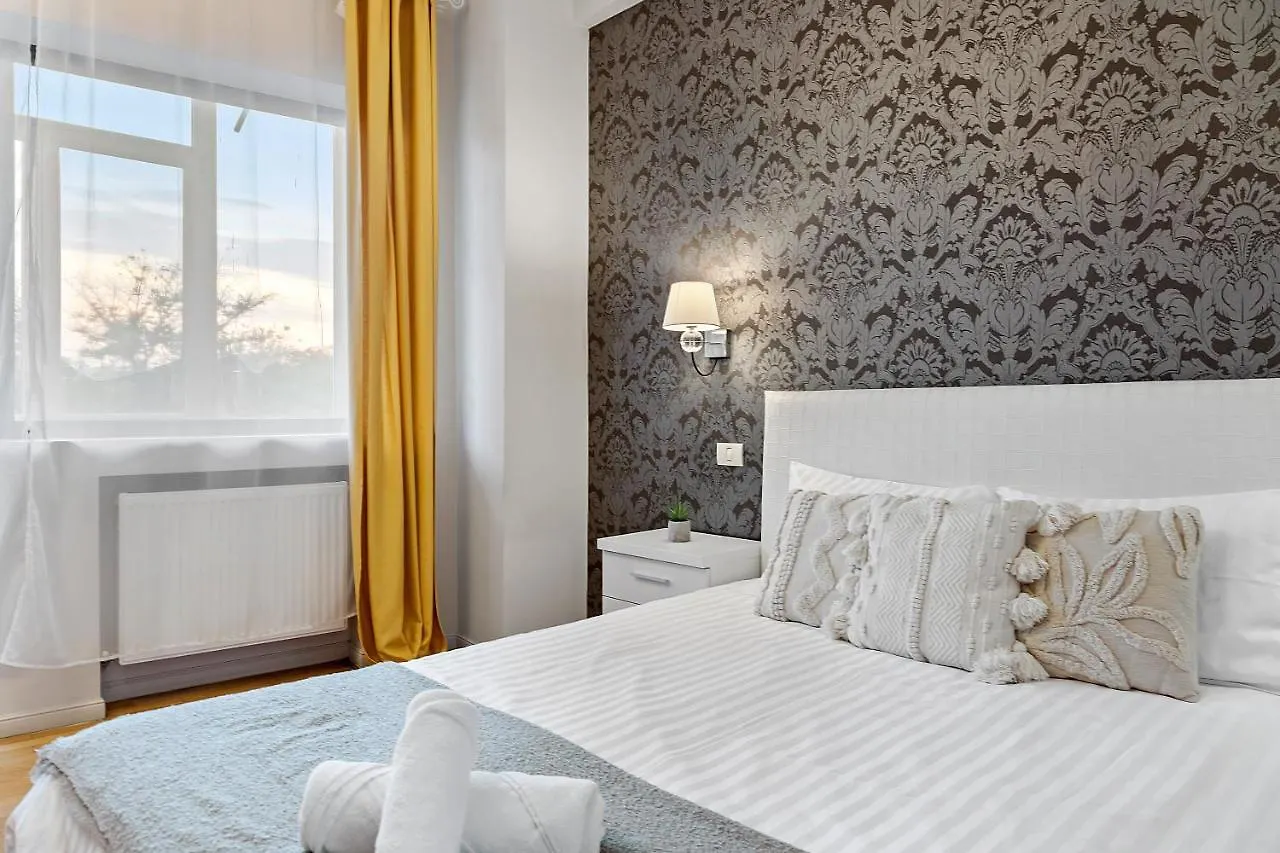 City Heart Retreat Elegant Apartment Bukarest